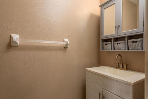 Townhouse in Dade City, Florida 2 bedrooms, 97.64 sq.m. № 2143629 - photo 13