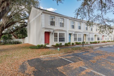 Townhouse in Dade City, Florida 2 bedrooms, 97.64 sq.m. № 2143629 - photo 4