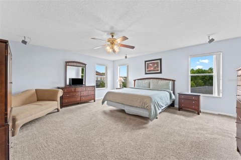 House in Davenport, Florida 4 bedrooms, 248.61 sq.m. № 2112953 - photo 19
