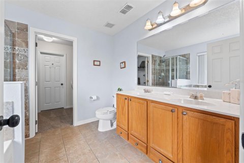 House in Davenport, Florida 4 bedrooms, 248.61 sq.m. № 2112953 - photo 22