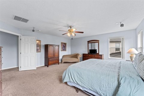 House in Davenport, Florida 4 bedrooms, 248.61 sq.m. № 2112953 - photo 21