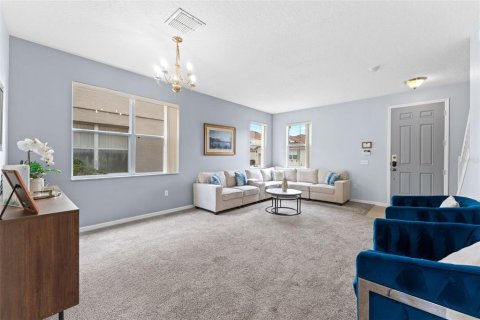 House in Davenport, Florida 4 bedrooms, 248.61 sq.m. № 2112953 - photo 4