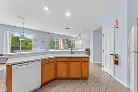 House in Davenport, Florida 4 bedrooms, 248.61 sq.m. № 2112953 - photo 11