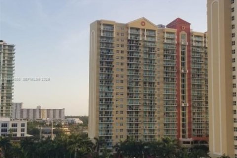 Condominio en Sunny Isles Beach, Florida, 1 dormitorio  № 2027118