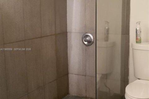 Condominio en alquiler en Sunny Isles Beach, Florida, 1 dormitorio, 71.26 m2 № 2027118 - foto 8