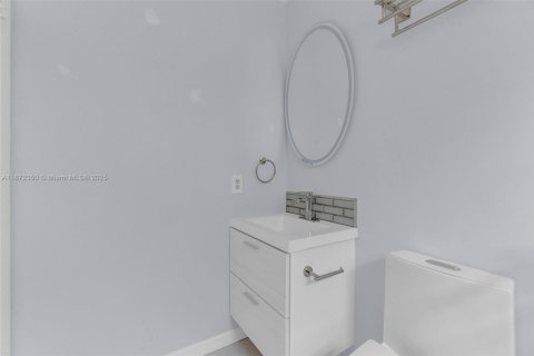 Villa ou maison à vendre à Tamarac, Floride: 3 chambres, 98.38 m2 № 1921968 - photo 29