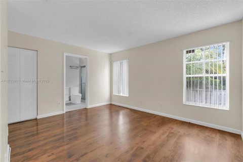 Villa ou maison à vendre à Tamarac, Floride: 3 chambres, 98.38 m2 № 1921968 - photo 25