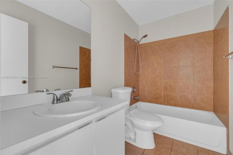 Villa ou maison à vendre à Tamarac, Floride: 3 chambres, 98.38 m2 № 1921968 - photo 30