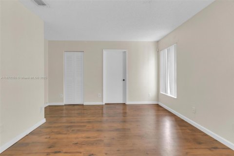 Villa ou maison à vendre à Tamarac, Floride: 3 chambres, 98.38 m2 № 1921968 - photo 26