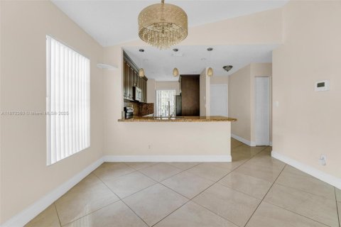 Villa ou maison à vendre à Tamarac, Floride: 3 chambres, 98.38 m2 № 1921968 - photo 23