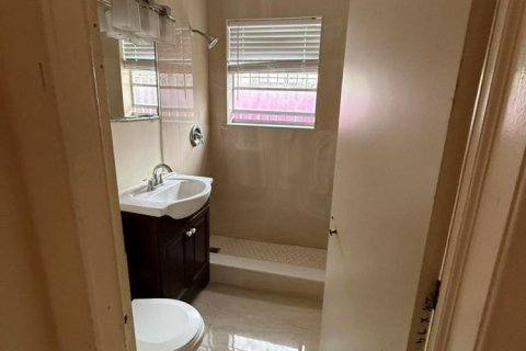 House in Plantation, Florida 3 bedrooms, 140.84 sq.m. № 2188199 - photo 19