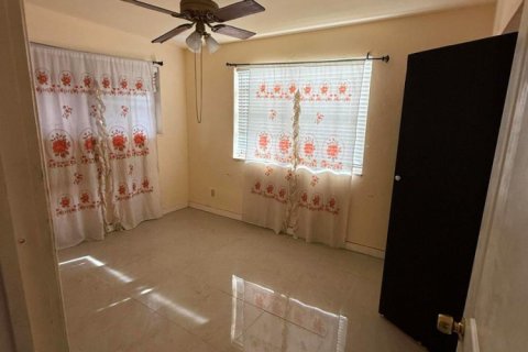 House in Plantation, Florida 3 bedrooms, 140.84 sq.m. № 2188199 - photo 18