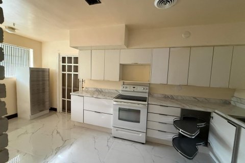 House in Plantation, Florida 3 bedrooms, 140.84 sq.m. № 2188199 - photo 23