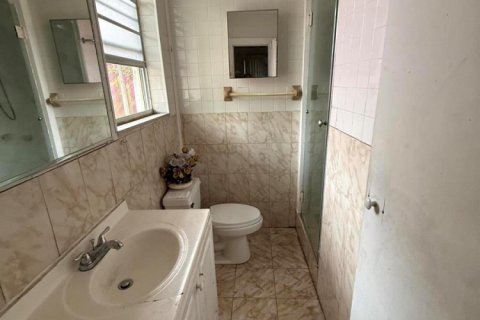 House in Plantation, Florida 3 bedrooms, 140.84 sq.m. № 2188199 - photo 15
