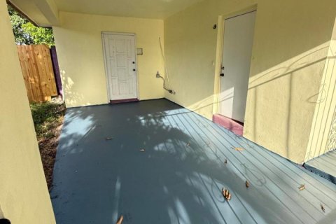 House in Plantation, Florida 3 bedrooms, 140.84 sq.m. № 2188199 - photo 10