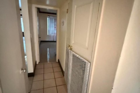 House in Plantation, Florida 3 bedrooms, 140.84 sq.m. № 2188199 - photo 16