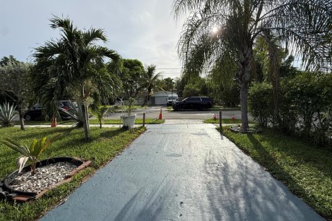House in Plantation, Florida 3 bedrooms, 140.84 sq.m. № 2188199 - photo 11