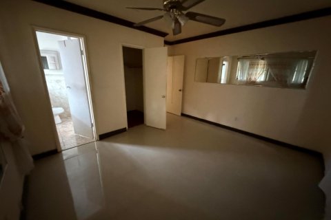 House in Plantation, Florida 3 bedrooms, 140.84 sq.m. № 2188199 - photo 13