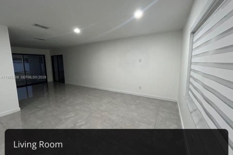 House in Port St. Lucie, Florida 2 bedrooms, 123 sq.m. № 2043316 - photo 13