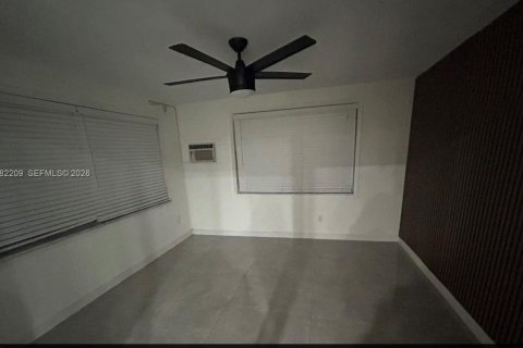 House in Port St. Lucie, Florida 2 bedrooms, 123 sq.m. № 2043316 - photo 12