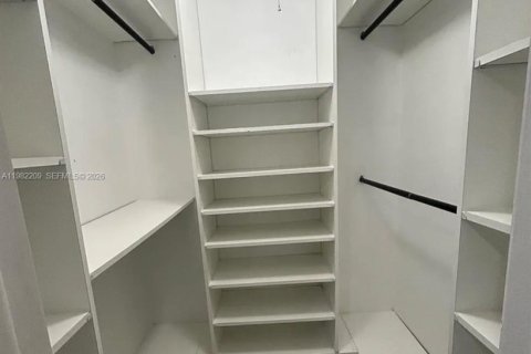 House in Port St. Lucie, Florida 2 bedrooms, 123 sq.m. № 2043316 - photo 8