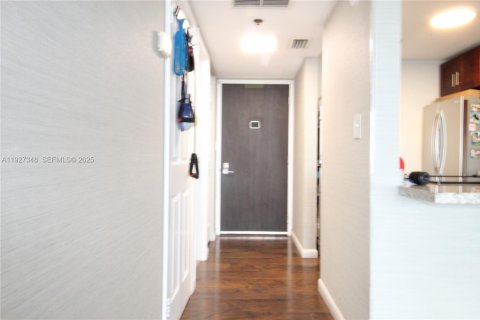Condominio en venta en Aventura, Florida, 1 dormitorio, 84.82 m2 № 2077014 - foto 19