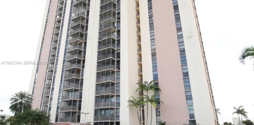 Condominio en Aventura, Florida, 1 dormitorio  № 2077014