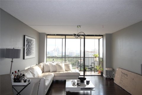Condominio en venta en Aventura, Florida, 1 dormitorio, 84.82 m2 № 2077014 - foto 2