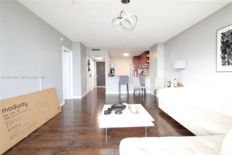 Condominio en venta en Aventura, Florida, 1 dormitorio, 84.82 m2 № 2077014 - foto 5