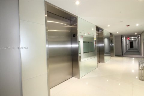 Condominio en venta en Aventura, Florida, 1 dormitorio, 84.82 m2 № 2077014 - foto 26