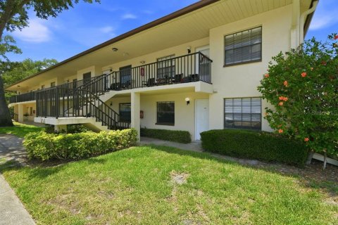Condominio en Clearwater, Florida, 2 dormitorios  № 2210430
