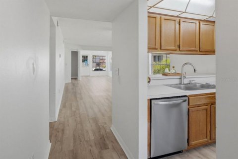Copropriété à vendre à Clearwater, Floride: 2 chambres, 97.55 m2 № 2210430 - photo 5