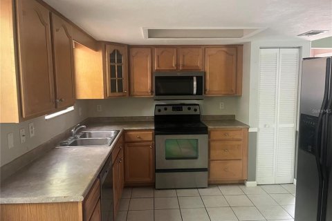 Casa en alquiler en Gainesville, Florida, 3 dormitorios, 97.55 m2 № 2097904 - foto 2