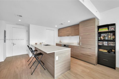 Condo in Miami, Florida, 1 bedroom  № 1450909 - photo 7