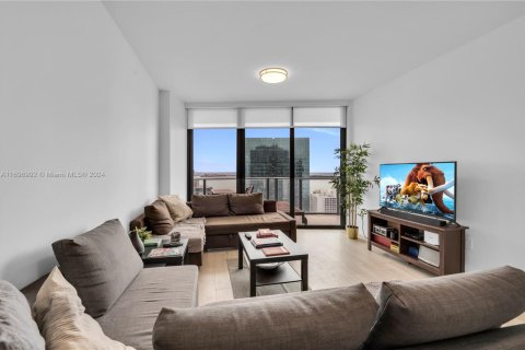 Condo in Miami, Florida, 1 bedroom  № 1450909 - photo 14