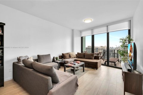 Condo in Miami, Florida, 1 bedroom  № 1450909 - photo 13