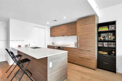 Condo in Miami, Florida, 1 bedroom  № 1450909 - photo 11