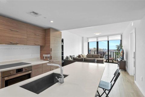 Condo in Miami, Florida, 1 bedroom  № 1450909 - photo 8