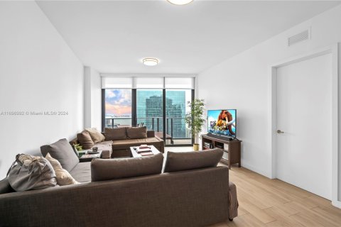 Condo in Miami, Florida, 1 bedroom  № 1450909 - photo 27