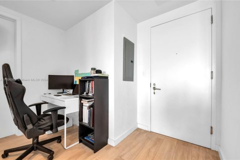 Condo in Miami, Florida, 1 bedroom  № 1450909 - photo 18