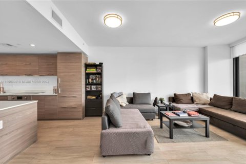 Condo in Miami, Florida, 1 bedroom  № 1450909 - photo 26
