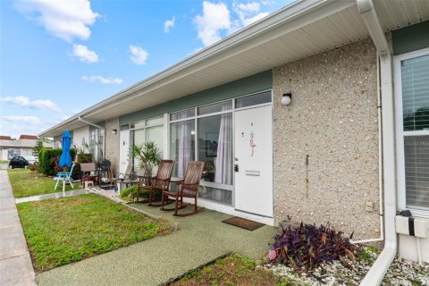 Condo in Holiday, Florida, 2 bedrooms № 2112339 - photo 19