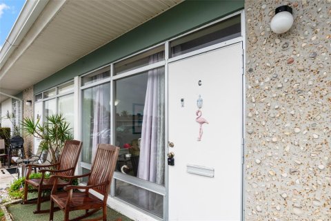 Condo in Holiday, Florida, 2 bedrooms № 2112339 - photo 20