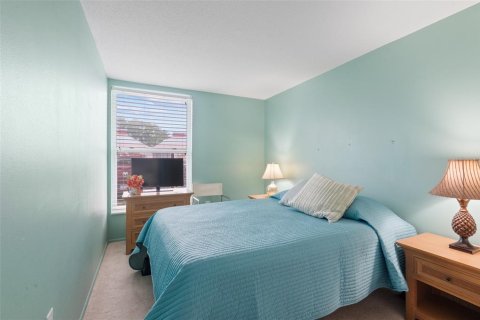 Condo in Holiday, Florida, 2 bedrooms № 2112339 - photo 10