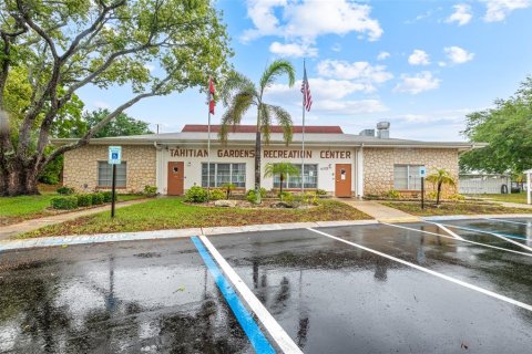 Condo in Holiday, Florida, 2 bedrooms № 2112339 - photo 15