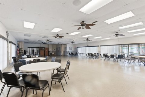 Condo in Holiday, Florida, 2 bedrooms № 2112339 - photo 16