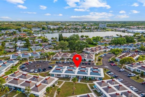 Condo in Holiday, Florida, 2 bedrooms № 2112339 - photo 18