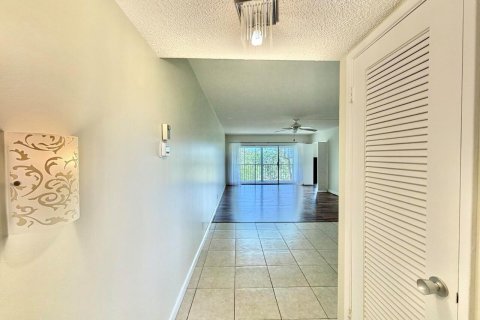 Copropriété à vendre à Pompano Beach, Floride: 2 chambres, 98.85 m2 № 2249692 - photo 17