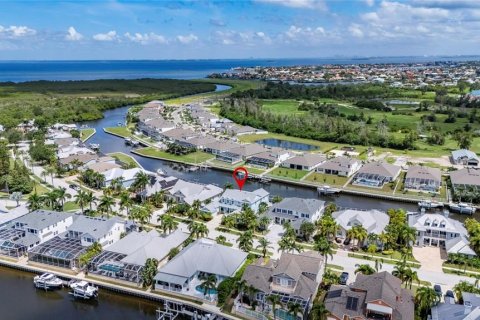 Villa ou maison à vendre à Apollo Beach, Floride: 4 chambres, 378.11 m2 № 2290664 - photo 2