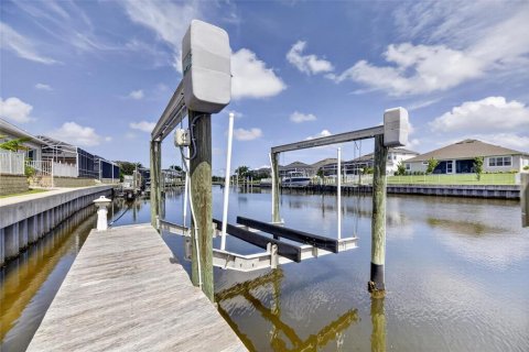 Villa ou maison à vendre à Apollo Beach, Floride: 4 chambres, 378.11 m2 № 2290664 - photo 4